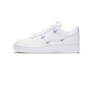 New in Box Nike women’s Nike Air Force 1 ‘07 LX size 7.5